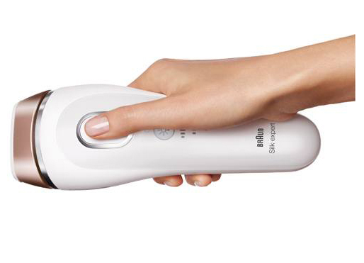Фотоэпилятор Braun BD5001 в руке
